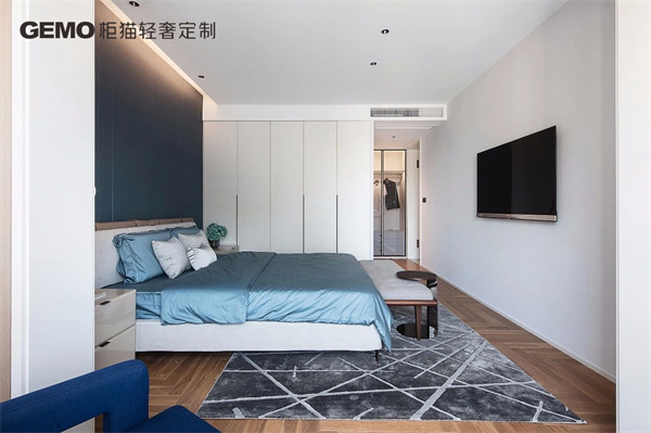 輕奢定制衣柜應(yīng)該怎么選品牌？衣柜預(yù)算多少合適？
